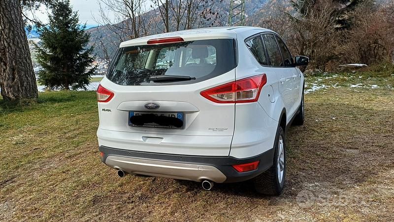 Usata Ford Kuga 140 CV (102 kW) 2014 Bianco SUV