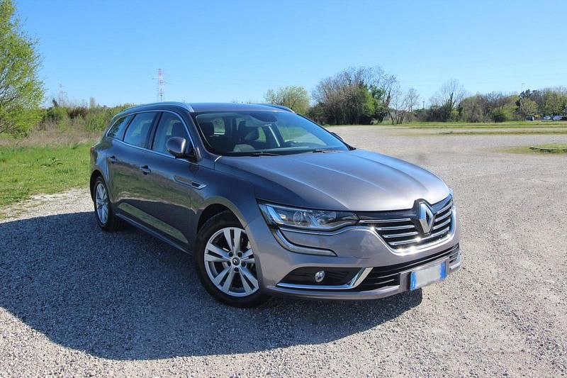 Grigio Usata 2017 Renault Talisman Station wagon | 11.800 € (Buon prezzo) - Immagine 1/4