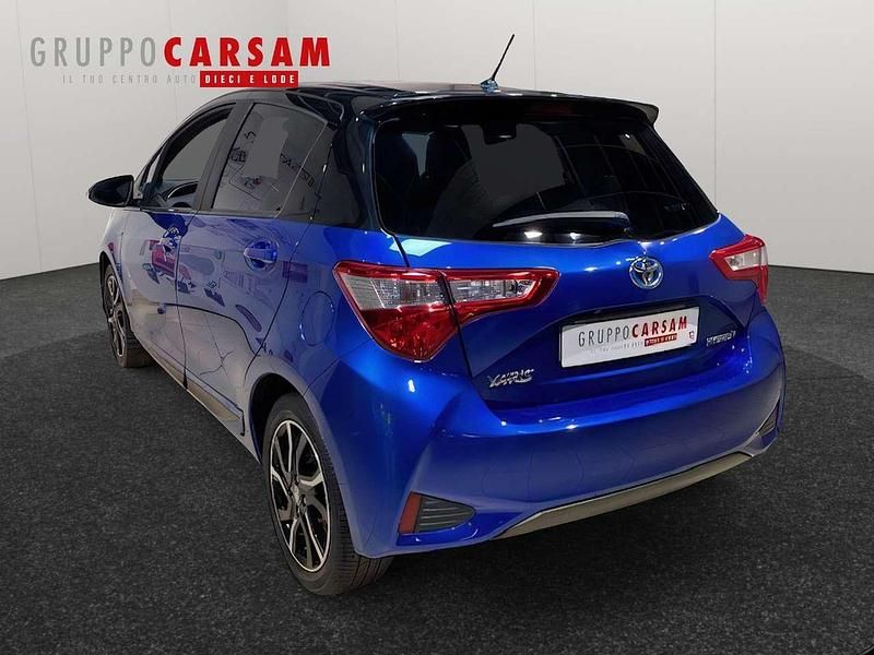 Usata Toyota Yaris Hybrid Edition 101 CV (74 kW) 2017 Blu/azzurro Berlina