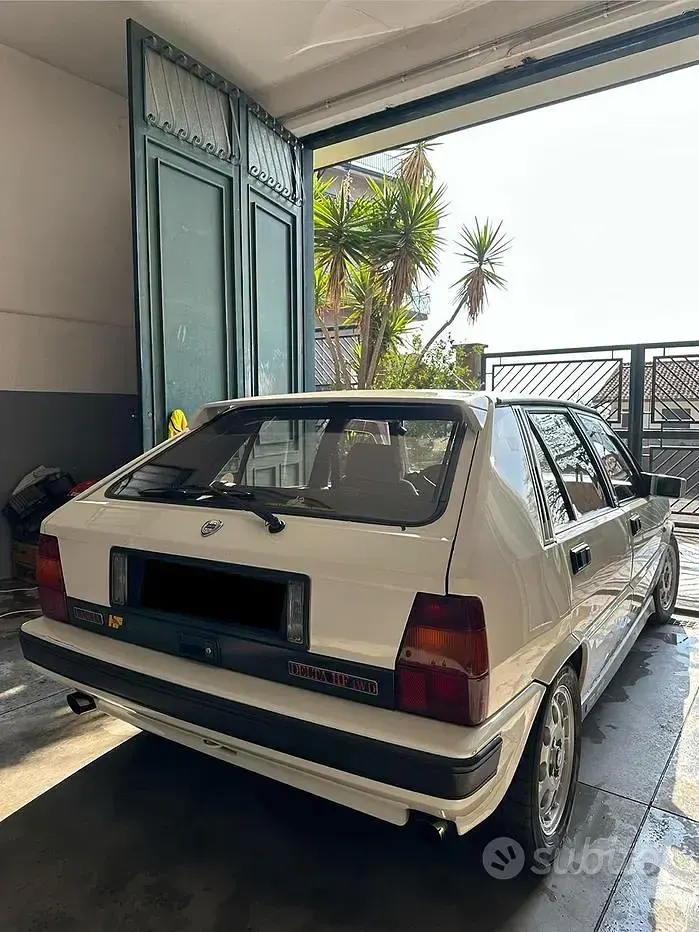 Usata Lancia 2000 166 CV (122 kW) 1987 Bianco Berlina