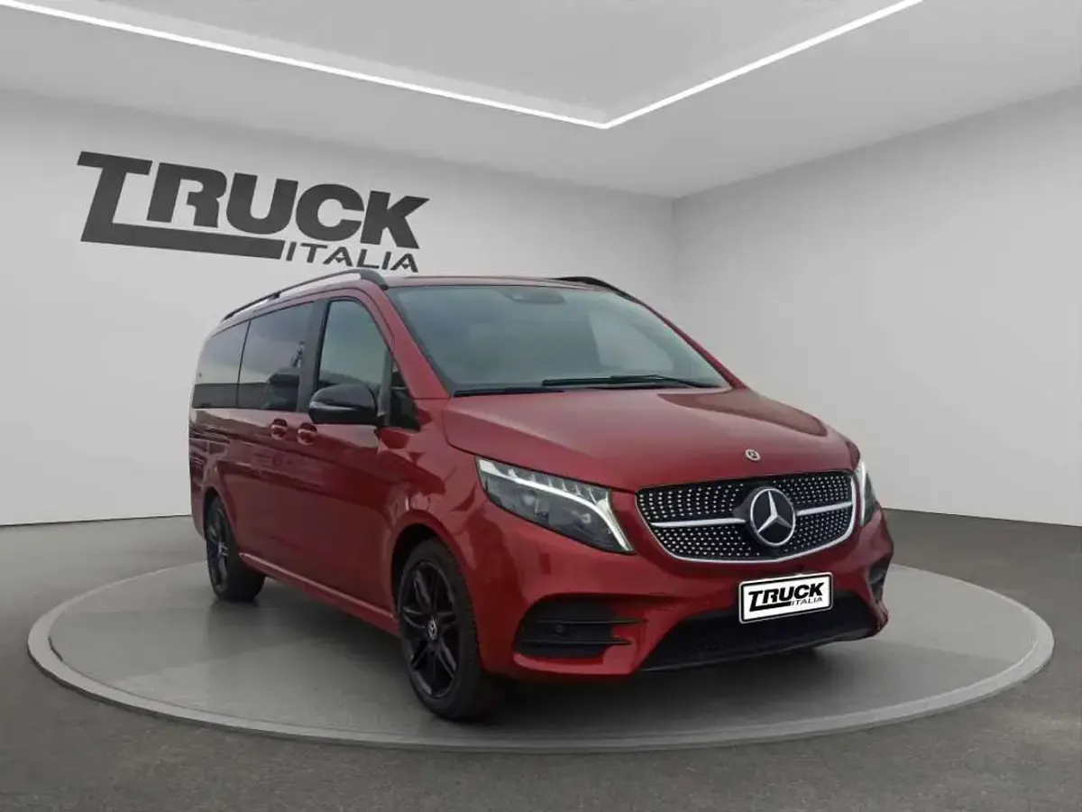Usata Mercedes V300 239 CV (175 kW) 2022 Rosso Monovolume