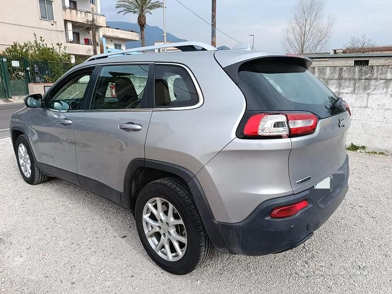 Usata Jeep Cherokee Longitude 140 CV (102 kW) 2015 Grigio SUV