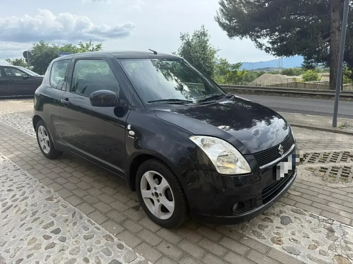 Usata Suzuki Swift GL 69 CV (50 kW) 2006 Nero Utilitaria