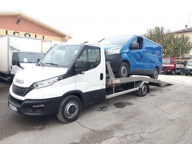Usata Iveco Daily 160 CV (117 kW) 2020 Bianco pastello Furgone