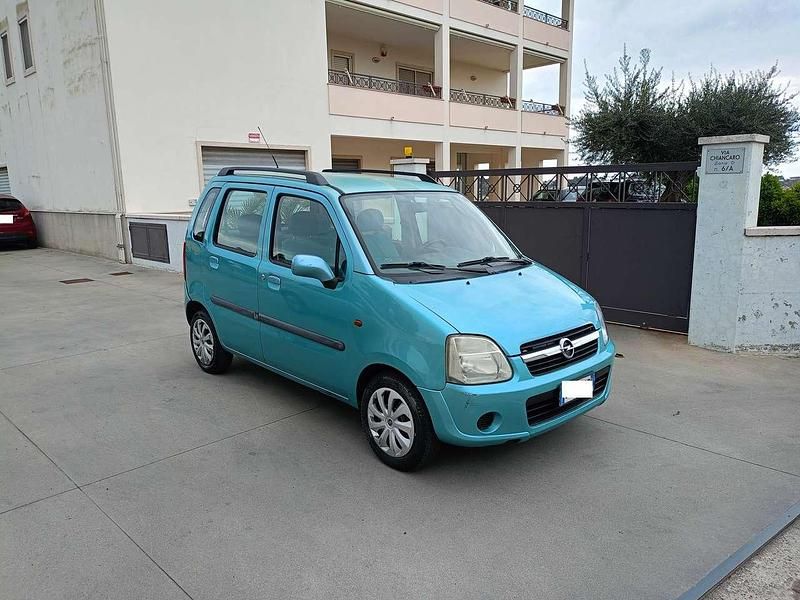 Usata Opel Agila Edition 60 CV (44 kW) 2004 Argento Monovolume