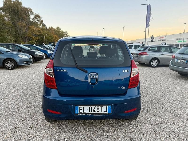 Usata Hyundai i10 Classic 69 CV (50 kW) 2013 Blu Utilitaria