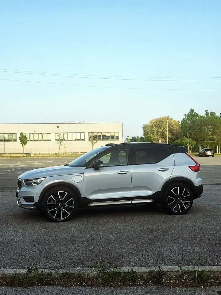 Usata Volvo XC40 R-Design 179 CV (131 kW) 2022 Grigio SUV