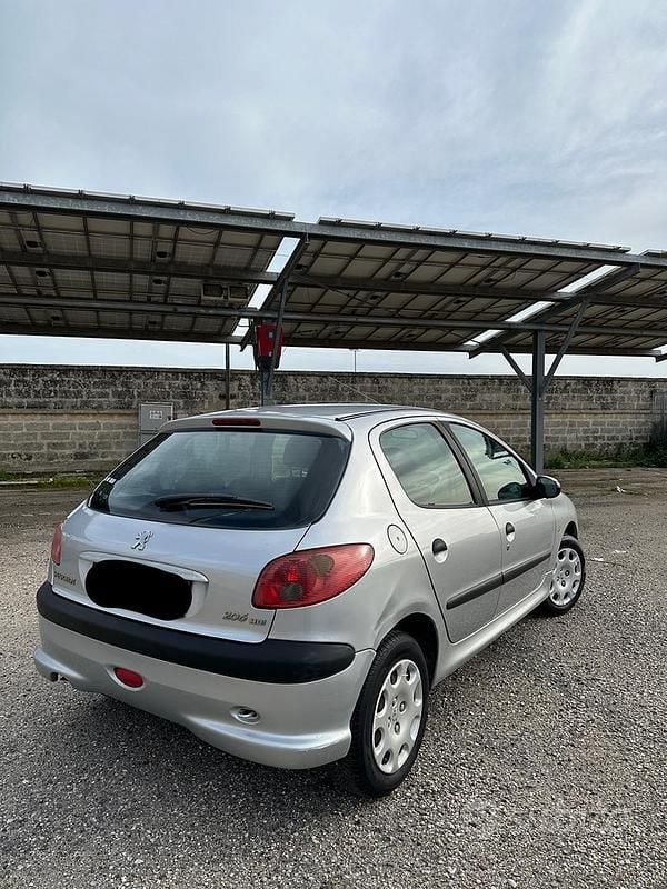 Usata Peugeot 206 68 CV (50 kW) 2005 Grigio Berlina