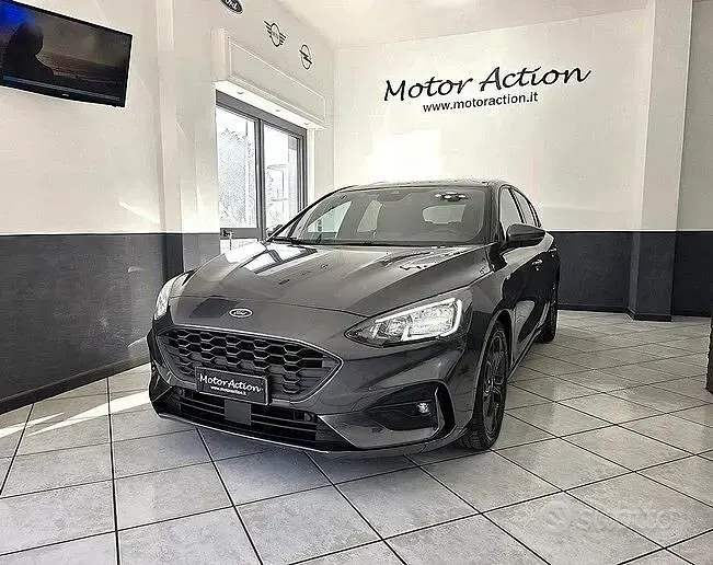 Usata Ford Focus ST-Line 120 CV (88 kW) 2022 Grigio Berlina