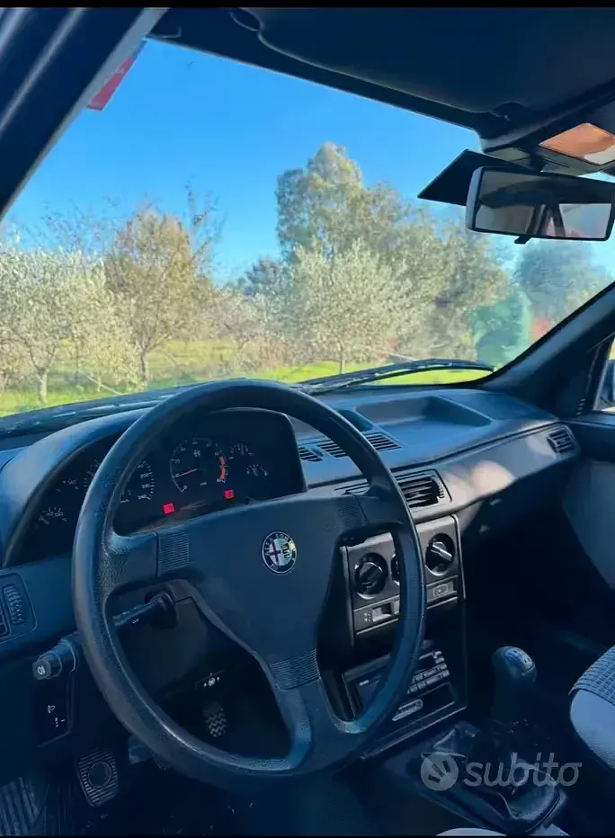 Usata Alfa Romeo 155 126 CV (92 kW) 1993 Grigio Berlina