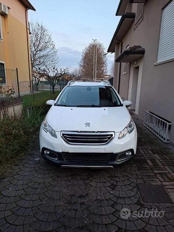 Usata Peugeot 2008 S 120 CV (88 kW) 2015 Bianco SUV