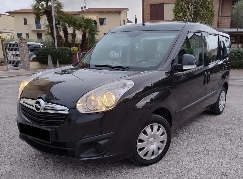 Usata Opel Combo 120 CV (88 kW) 2014 Grigio Monovolume