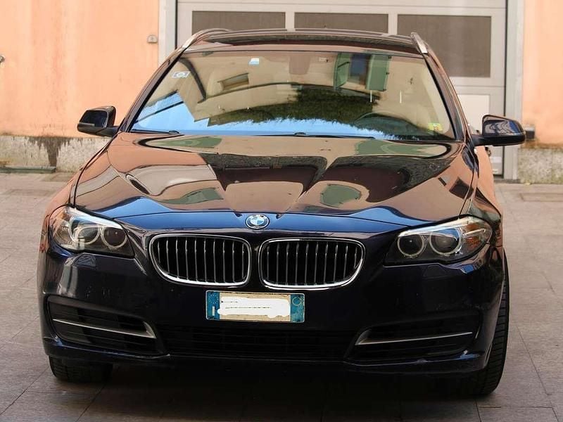 Usata BMW 520 Comfort Edition 190 CV (139 kW) 2015 Blu/azzurro Station wagon