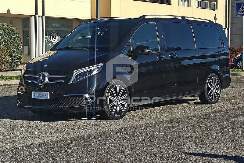 Usata Mercedes V300 Premium 239 CV (175 kW) 2021 Nero Monovolume