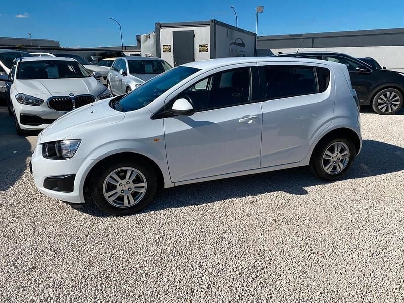 Usata Chevrolet Aveo LT 86 CV (63 kW) 2012 Bianco Berlina