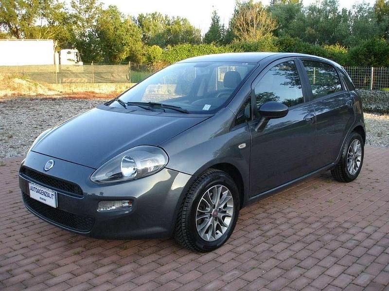 Usata Fiat Punto Lounge 95 CV (69 kW) 2012 Grigio Utilitaria