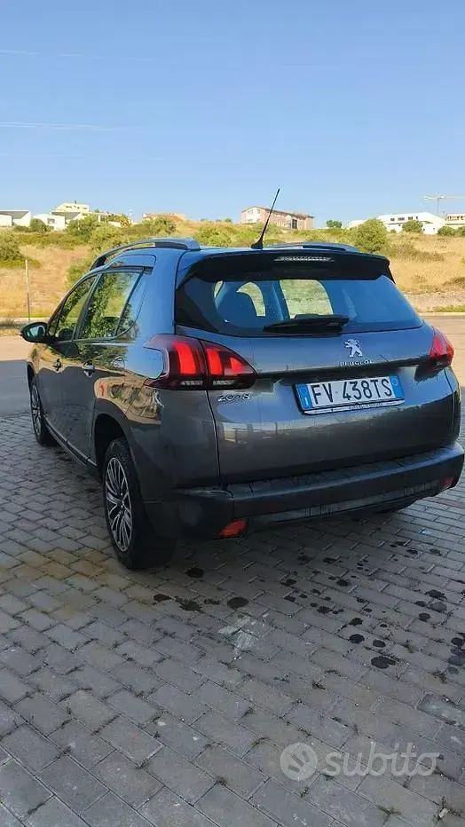 Usata Peugeot 2008 Active 102 CV (75 kW) 2019 Grigio SUV