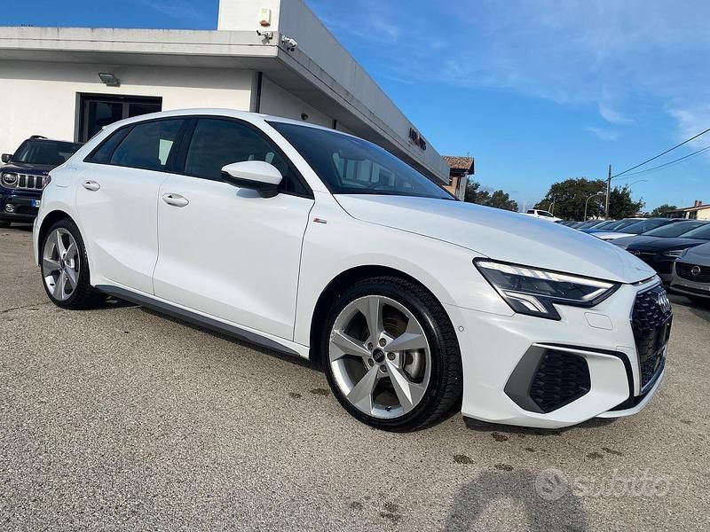 Bianco Usata 2023 Audi A3 S-Line Tre volumi | 30.900 € (Buon prezzo) - Immagine 1/4