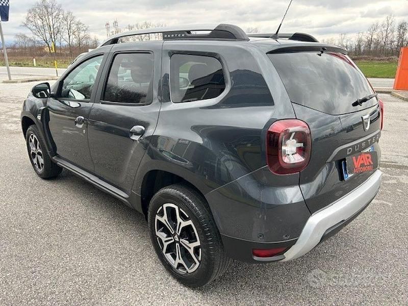Usata Dacia Duster 115 CV (84 kW) 2020 Grigio scuro metallizzato SUV