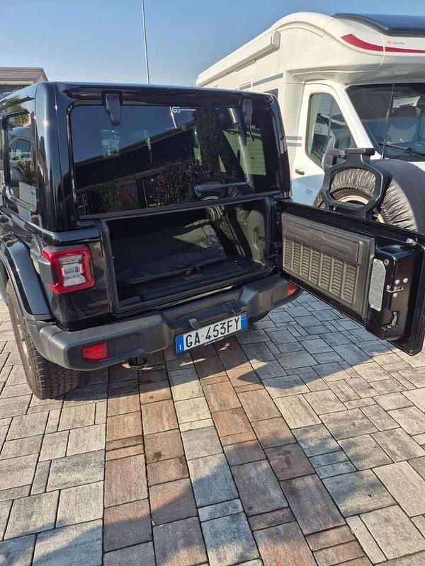 Usata Jeep Wrangler Overland 272 CV (200 kW) 2020 Nero SUV
