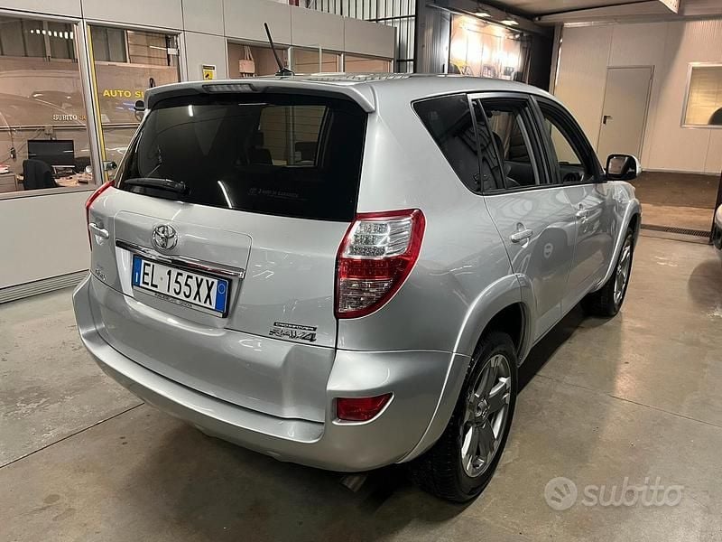 Usata Toyota RAV4 Executive 150 CV (110 kW) 2012 Grigio SUV