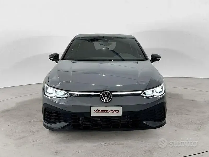 Usata VW Golf VIII GTI Clubsport 300 CV (220 kW) 2021 Grigio Berlina