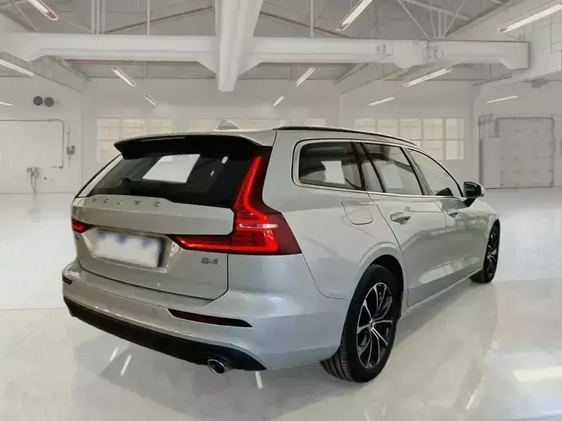 Usata Volvo V60 Business Edition 197 CV (144 kW) 2022 Station wagon