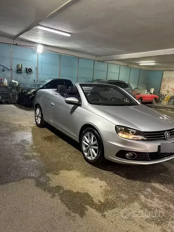 Usata VW Eos 122 CV (89 kW) 2012 Grigio Cabrio