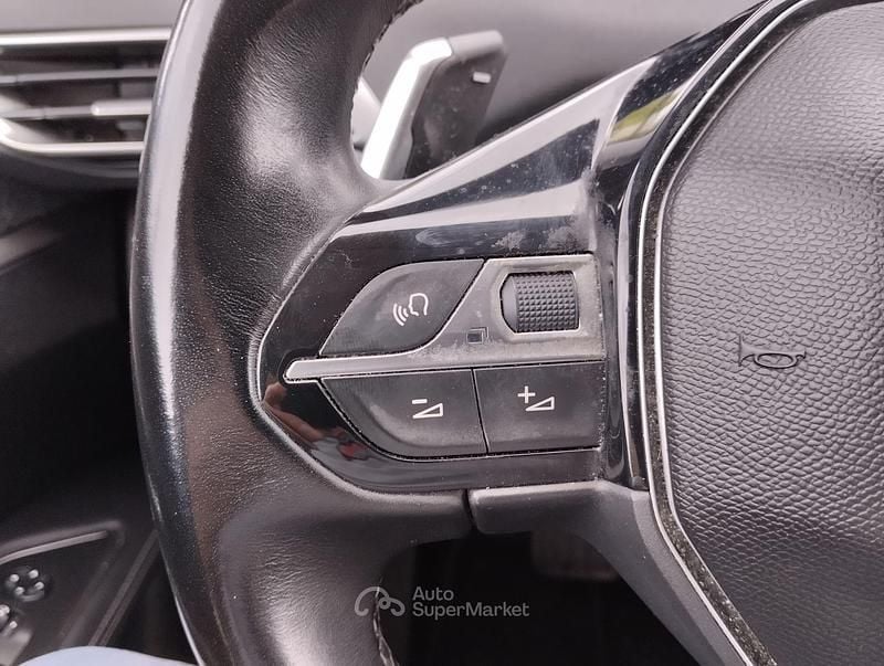 Gebraucht Peugeot 3008 Allure 131 PS (96 kW) 2018 Rot Kombi