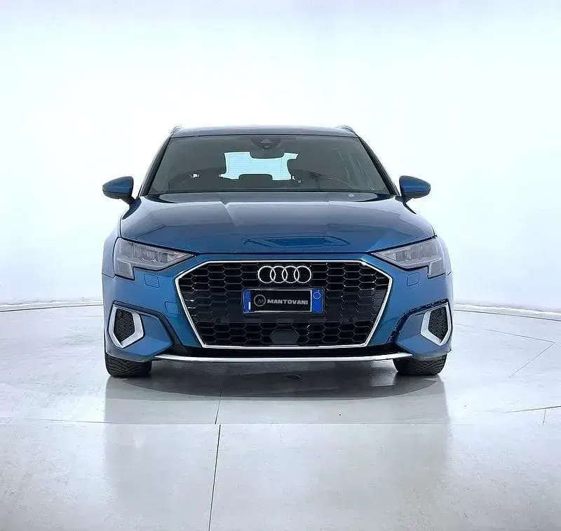 Usata Audi A3 Business 116 CV (85 kW) 2021 Blu Berlina