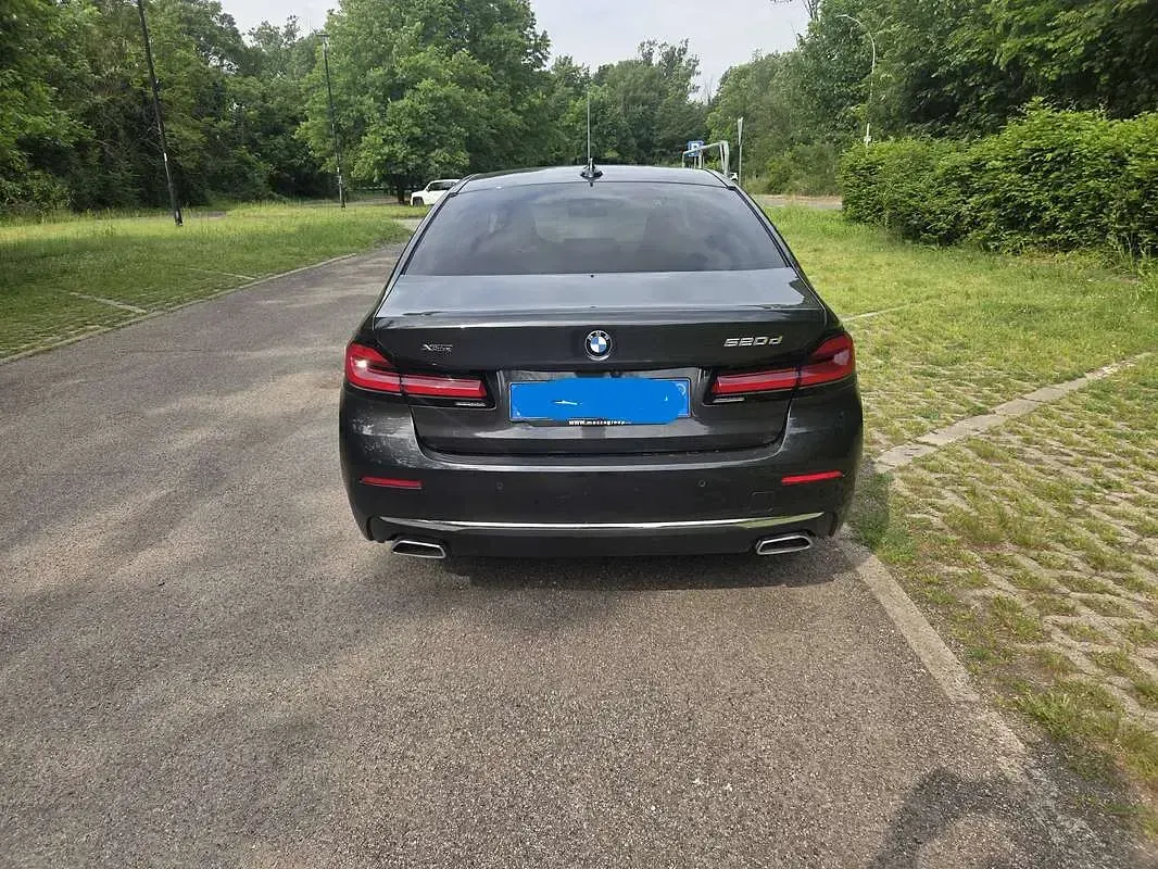 Brugt BMW 520 Luxury Line 190 HK (139 kW) 2021 Grå Sedan
