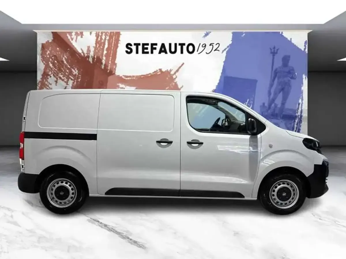 Nuova Opel Vivaro-e Combi S 120 CV (88 kW) 2026 Kaolin white pastello Monovolume