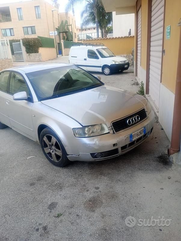 Usata Audi A4 130 CV (95 kW) 2001 Grigio Berlina