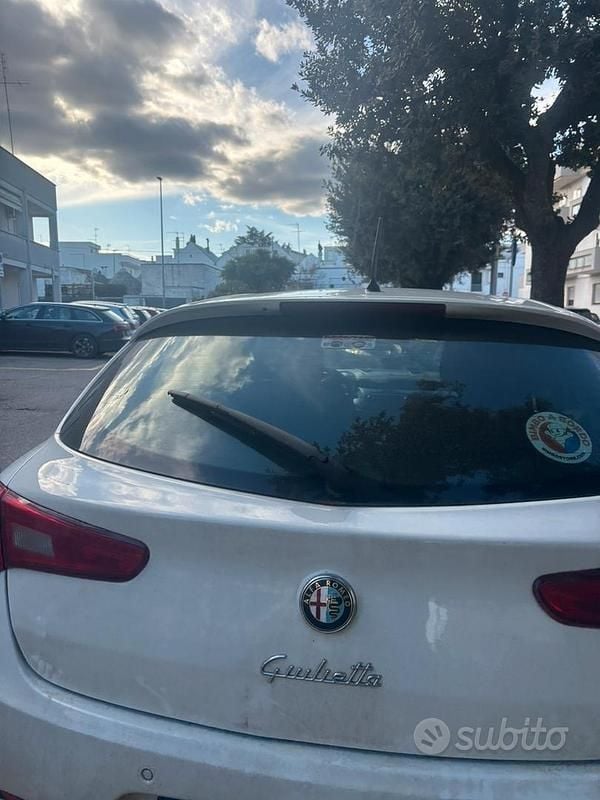 Usata Alfa Romeo Giulietta 109 CV (80 kW) 2012 Utilitaria