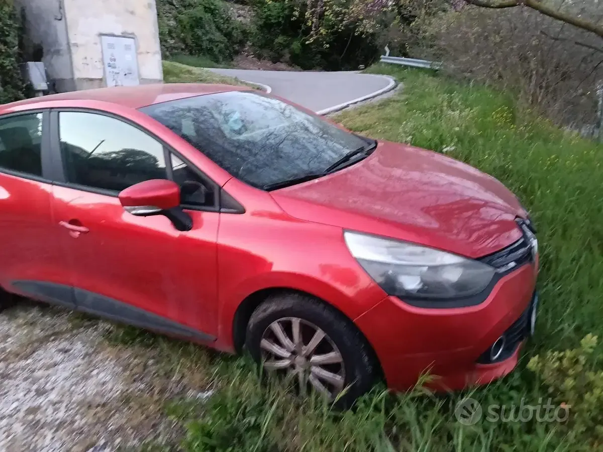 Usata Renault Clio IV 73 CV (53 kW) 2015 Rosso Berlina