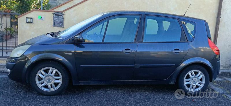 Usata Renault Scénic II 130 CV (95 kW) 2008 Grigio Monovolume