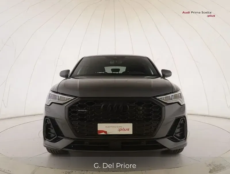 Usata Audi Q3 Sportback Comfort 193 CV (141 kW) 2025 Grigio SUV