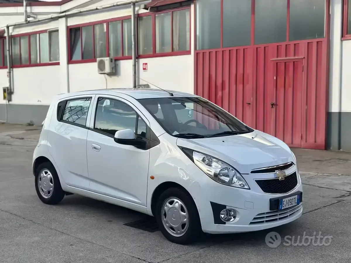 Usata Chevrolet Spark 68 CV (50 kW) 2011 Bianco Utilitaria