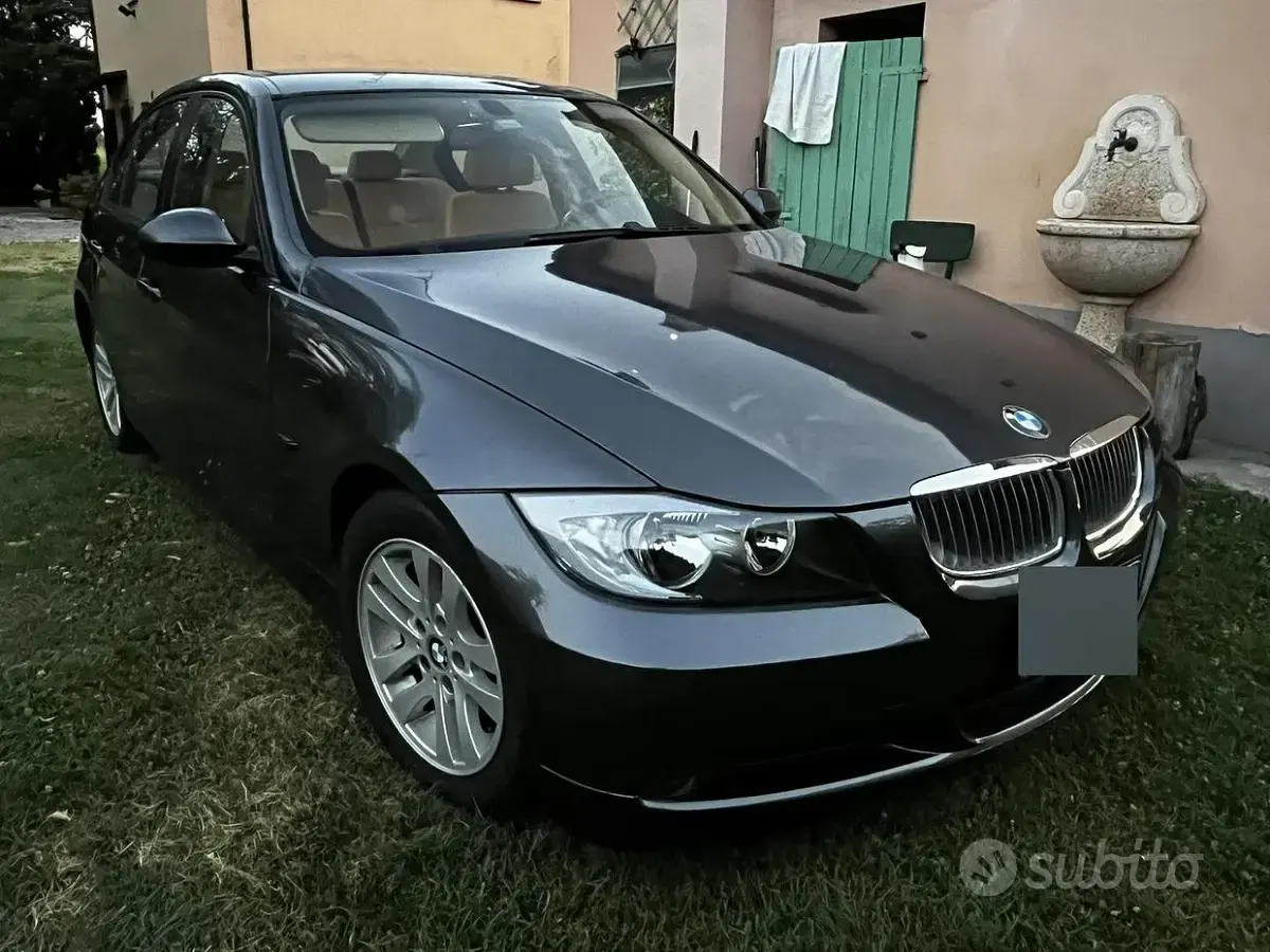 Usata BMW 318 Efficient Dynamics 122 CV (89 kW) 2006 Grigio Berlina