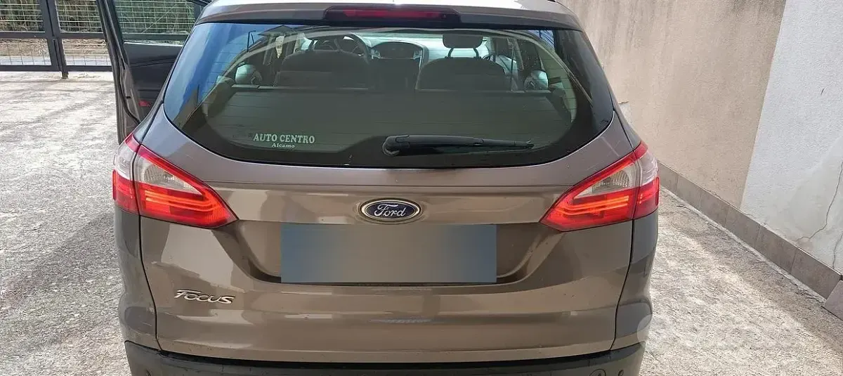 Usata Ford Focus Titanium 115 CV (84 kW) 2012 Grigio Station wagon