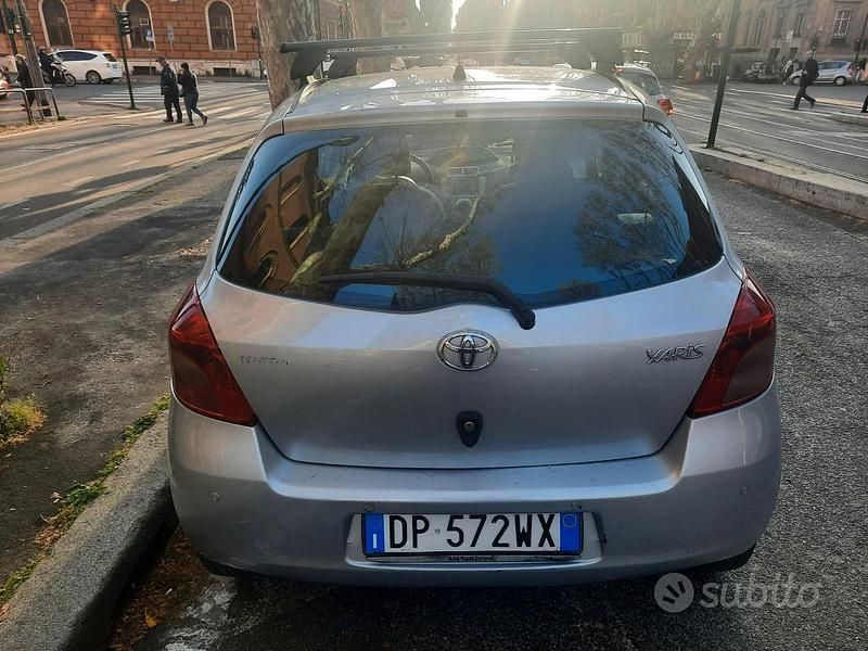 Usata Toyota Yaris 87 CV (63 kW) 2008 Grigio Monovolume