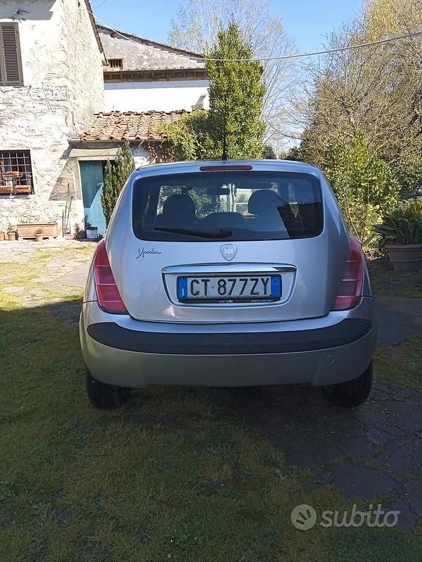 Usata Lancia Ypsilon 80 CV (58 kW) 2005 Grigio Utilitaria