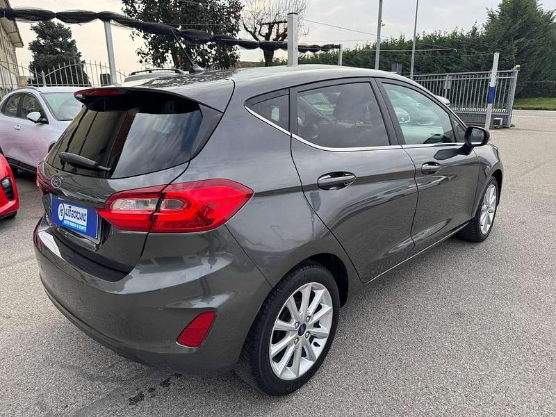 Usata Ford Fiesta Titanium 75 CV (55 kW) 2019 Grigio Utilitaria