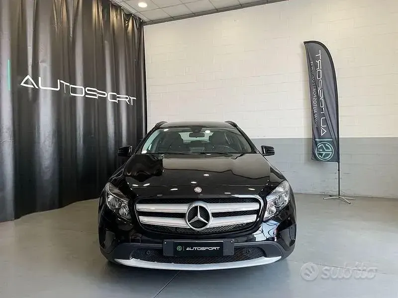 Usata Mercedes GLA220 Executive 177 CV (130 kW) 2016 Nero SUV