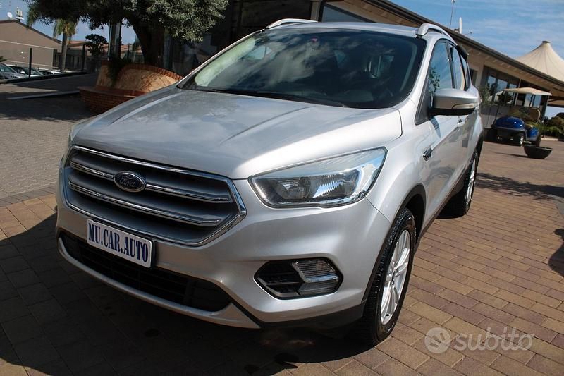 Usata Ford Kuga Titanium 120 CV (88 kW) 2017 Grigio SUV