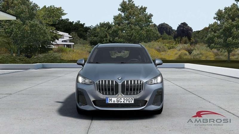 Nuova BMW 218 Active Tourer M Sport 136 CV (100 kW) 2026 Sparkling copper grey metalliz Monovolume