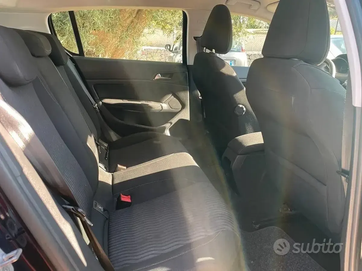 Usata Peugeot 308 120 CV (88 kW) 2017 Nero Berlina