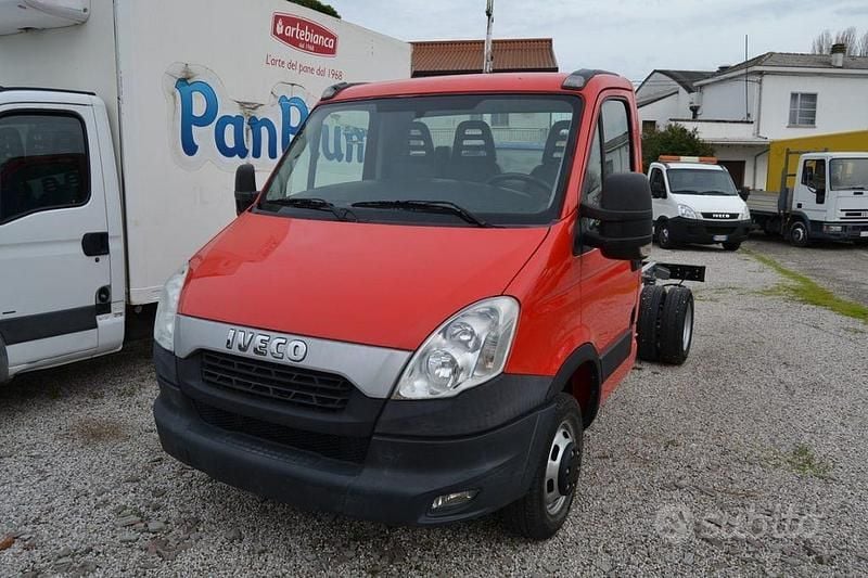 Usata Iveco Daily 126 CV (92 kW) 2014 Rosso