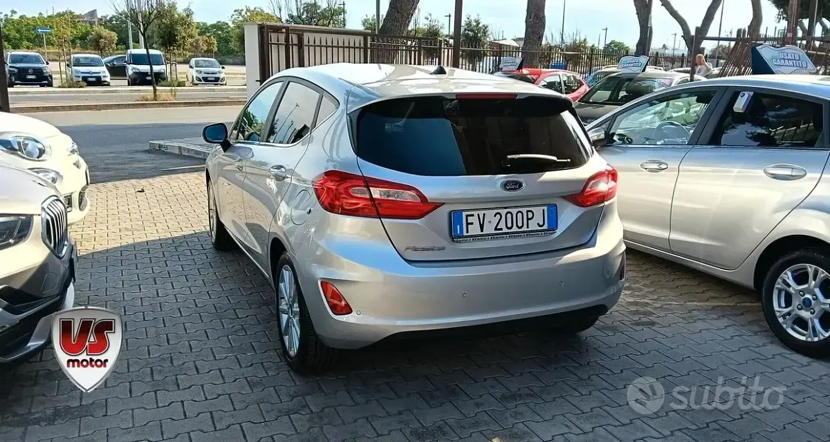 Usata Ford Fiesta 86 CV (63 kW) 2019 Grigio Utilitaria