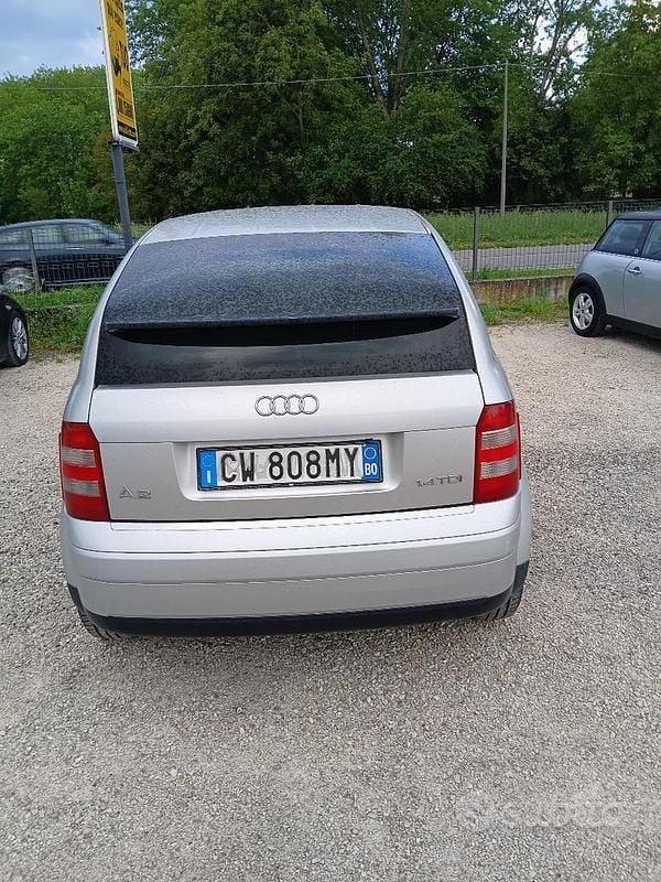 Usata Audi A2 75 CV (55 kW) 2006 Grigio Utilitaria